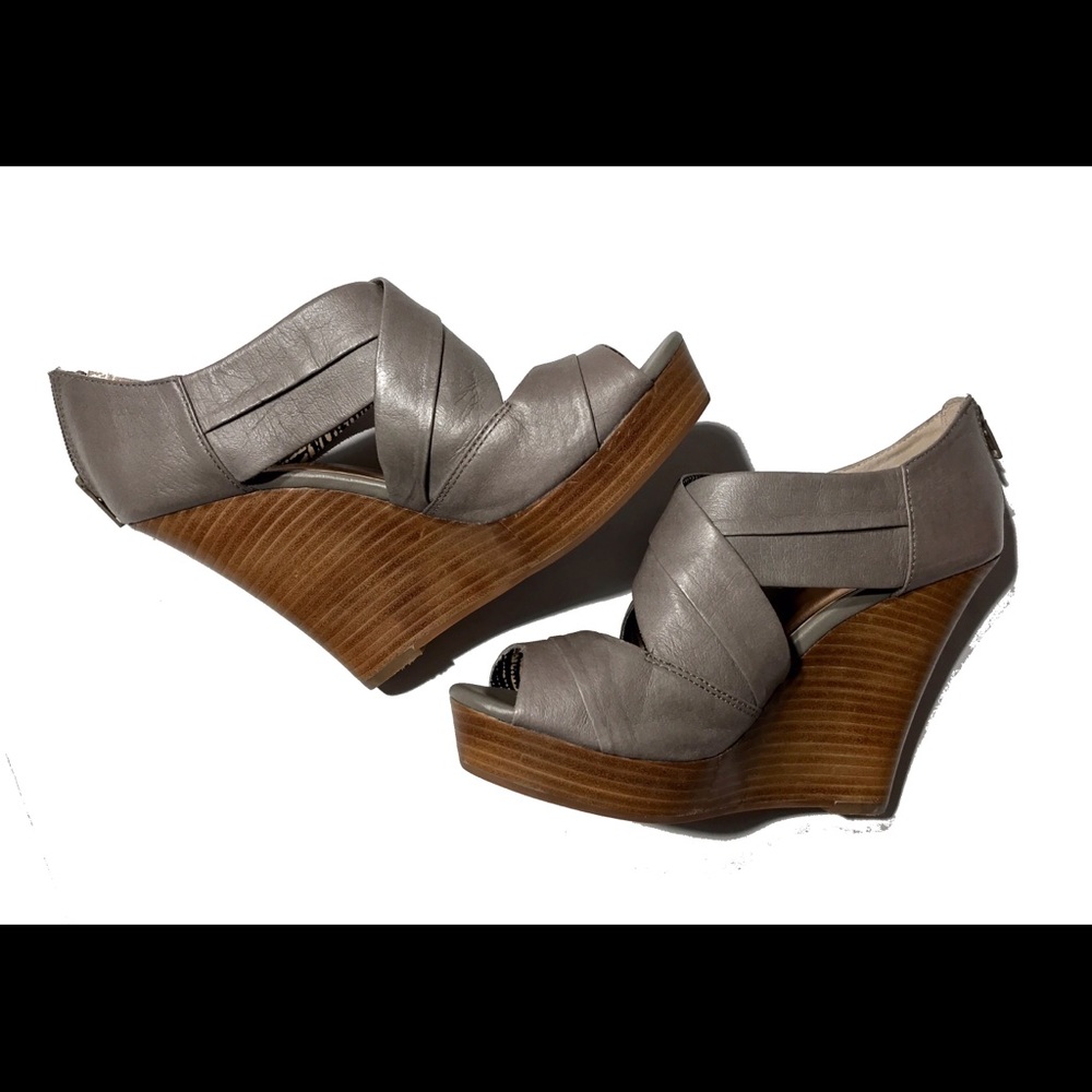 Seychelles wedge leather sandals heels size 9 gray